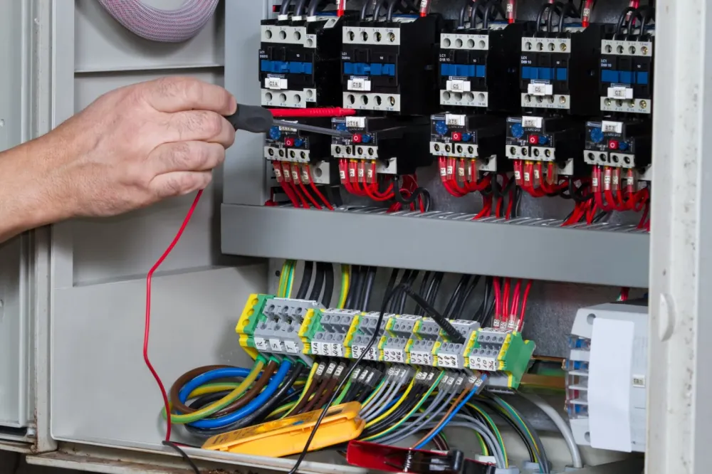 Électricien à Boé